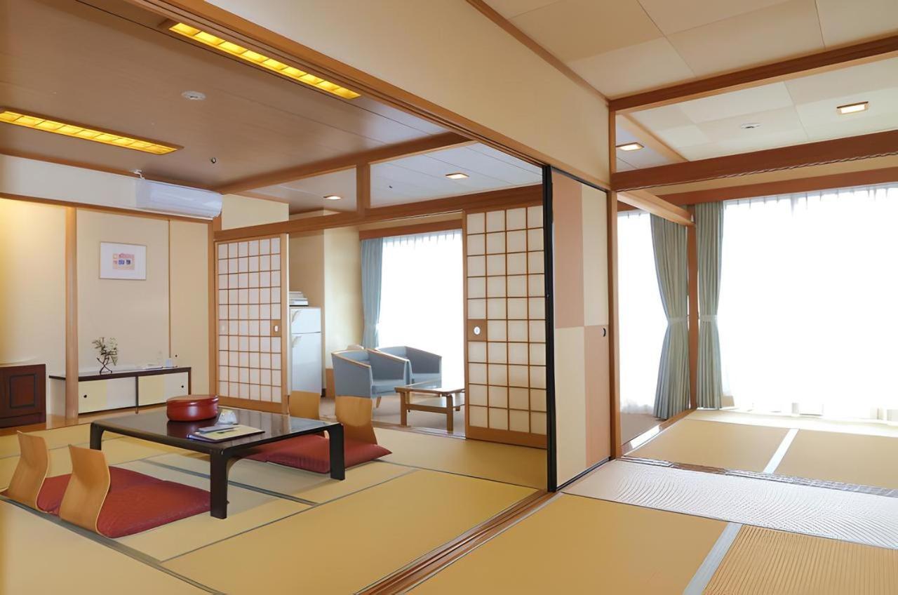 New Sunpia Tsuruga Hotell Exteriör bild
